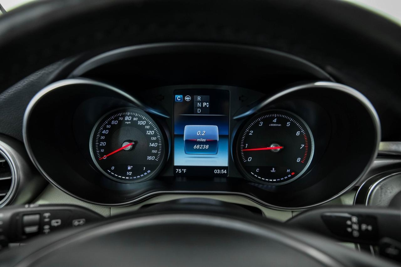 2019 Mercedes-Benz GLC300 4MATIC DRIVER ASSIST PKG PARKING ASSIST PKG PREMIUM PKG BLIND SPOT ASSIST NAVIGATION PANORAMA Carrollton TX