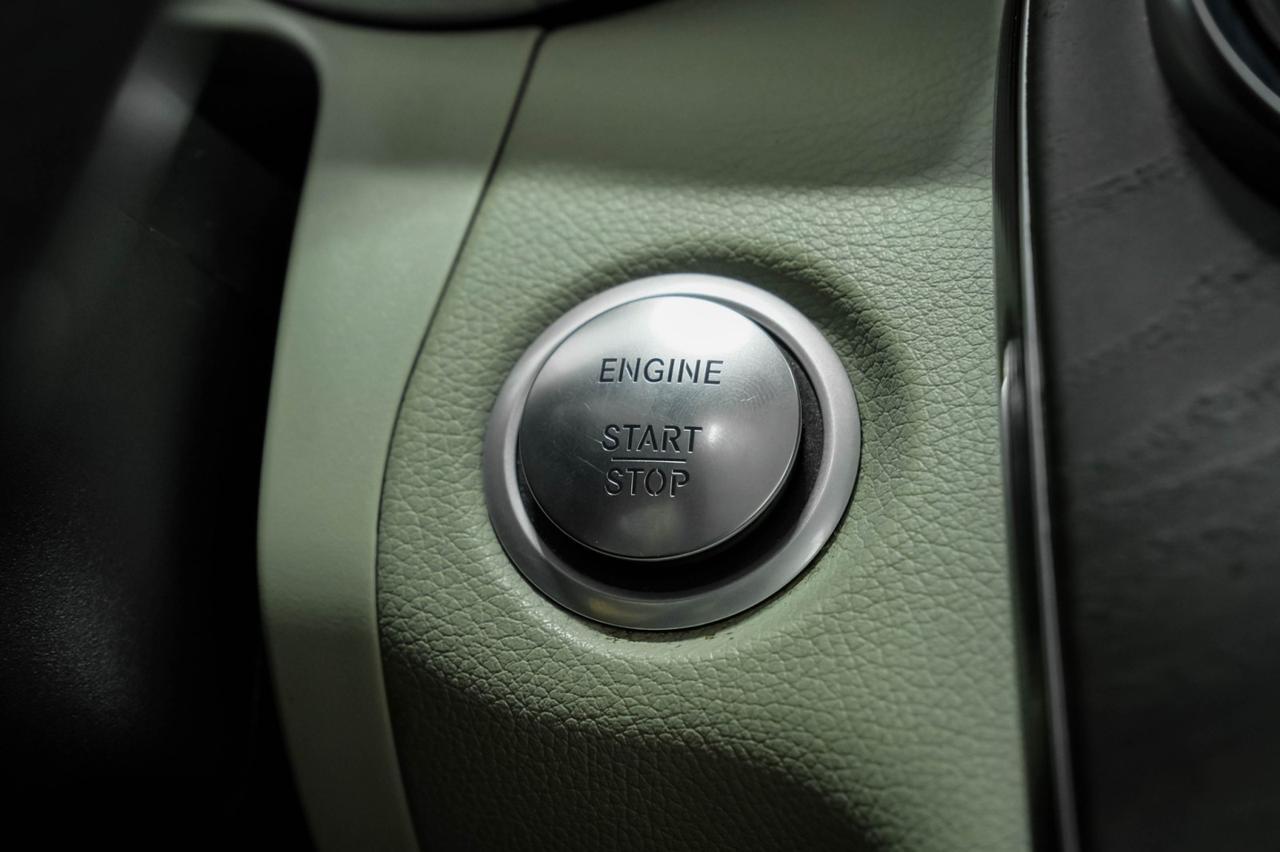 2019 Mercedes-Benz GLC300 4MATIC DRIVER ASSIST PKG PARKING ASSIST PKG PREMIUM PKG BLIND SPOT ASSIST NAVIGATION PANORAMA Carrollton TX