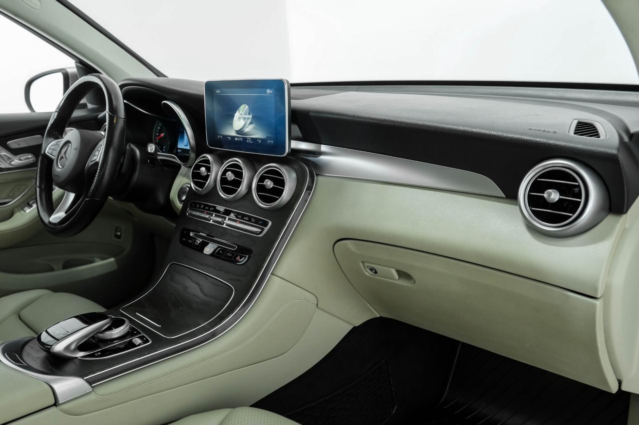 2019 Mercedes-Benz GLC300 4MATIC DRIVER ASSIST PKG PARKING ASSIST PKG PREMIUM PKG BLIND SPOT ASSIST NAVIGATION PANORAMA Carrollton TX