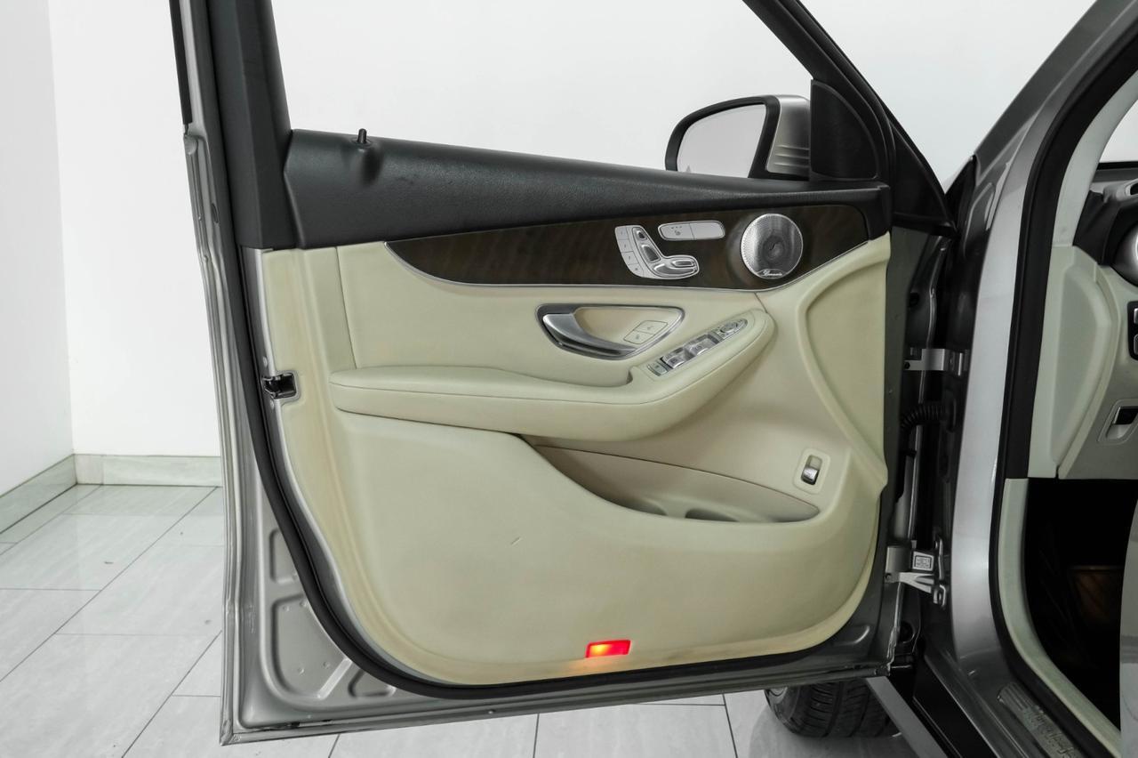 2019 Mercedes-Benz GLC300 4MATIC DRIVER ASSIST PKG PARKING ASSIST PKG PREMIUM PKG BLIND SPOT ASSIST NAVIGATION PANORAMA Carrollton TX