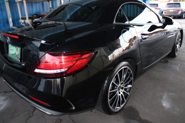2019 Mercedes-Benz SLC PREMIUM AMG