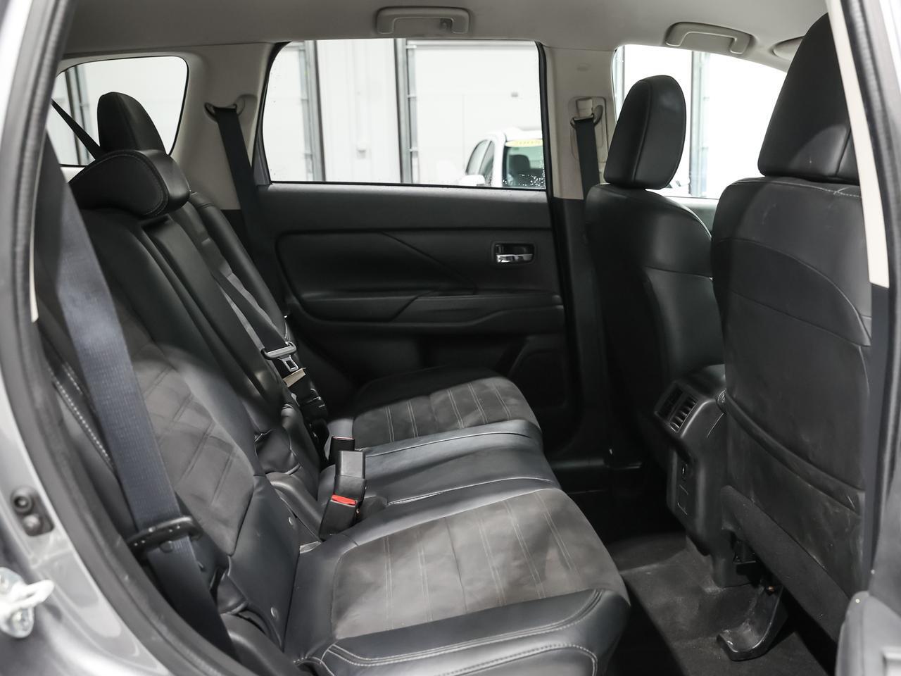 2019 Mitsubishi Outlander ES AWD 7-Passenger Cranberry PA