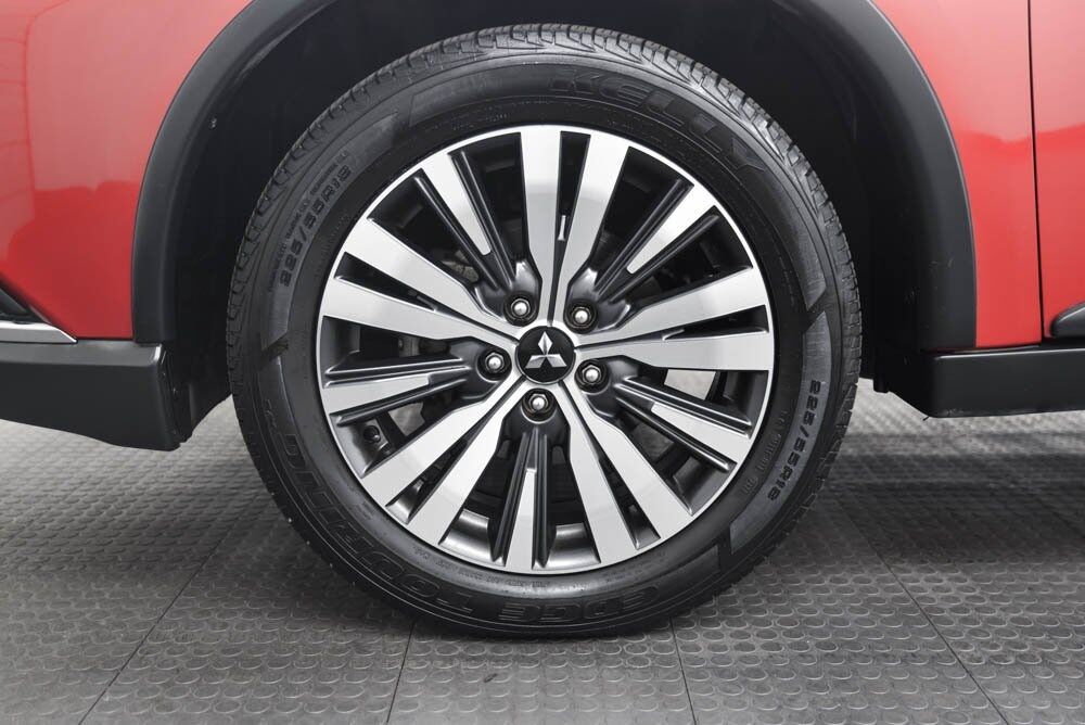 2019 Mitsubishi Outlander ES Akron