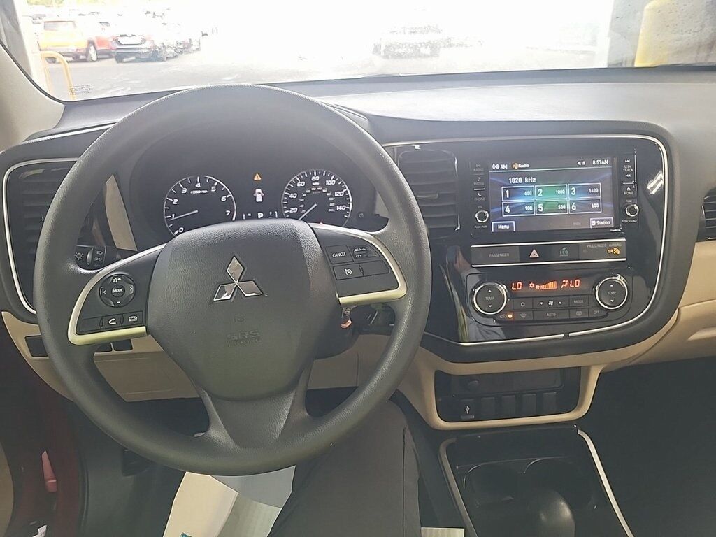 2019 Mitsubishi Outlander ES Akron