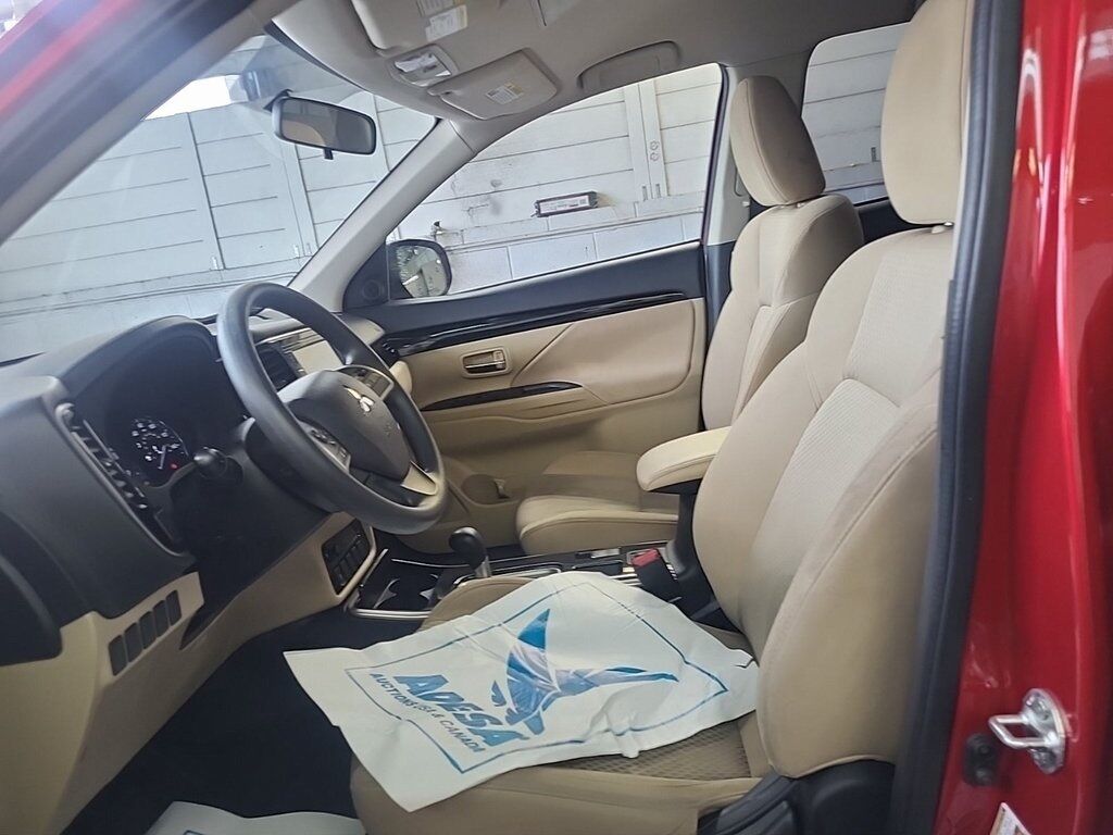 2019 Mitsubishi Outlander ES Akron