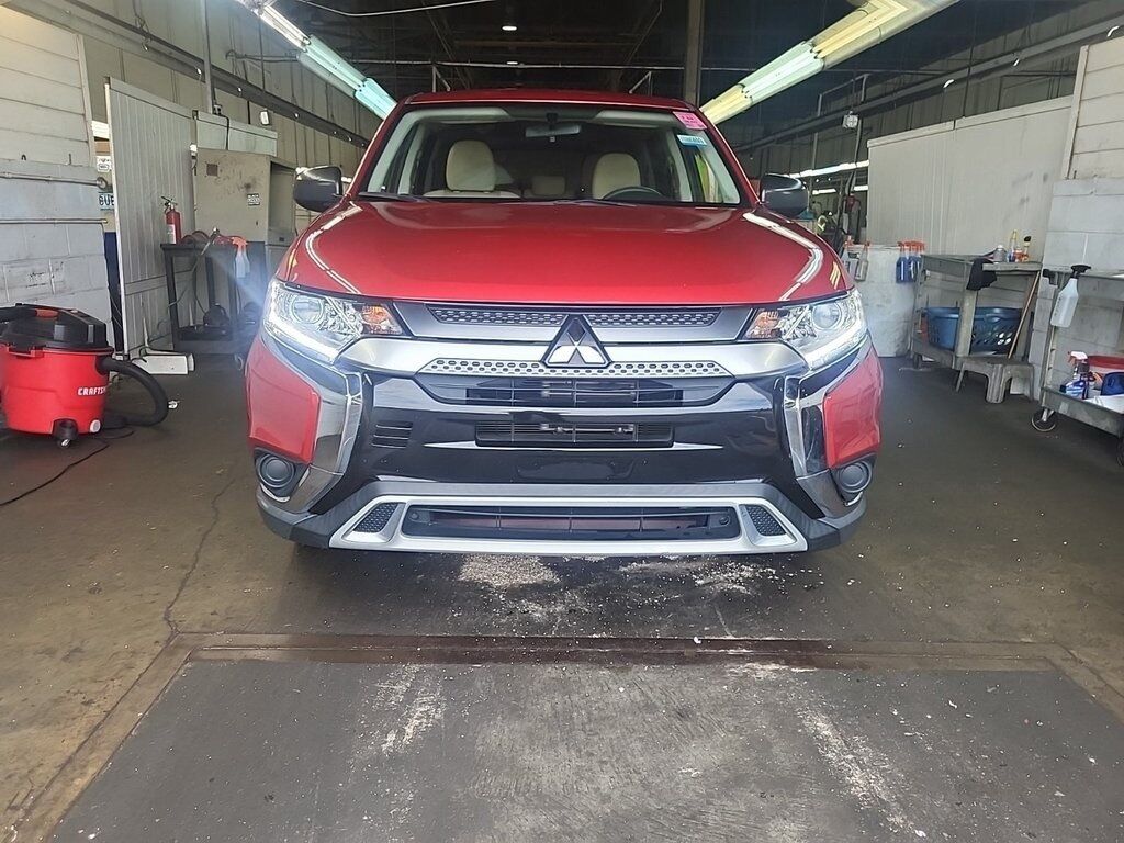 2019 Mitsubishi Outlander ES Akron