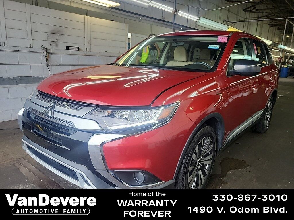2019 Mitsubishi Outlander ES Akron