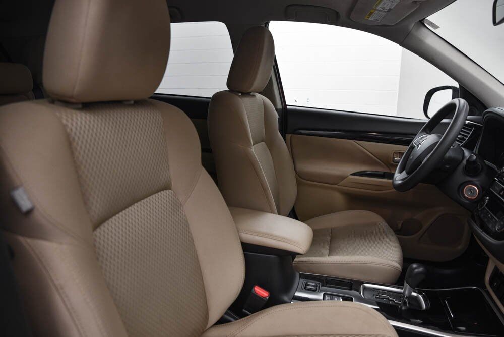 2019 Mitsubishi Outlander ES Akron