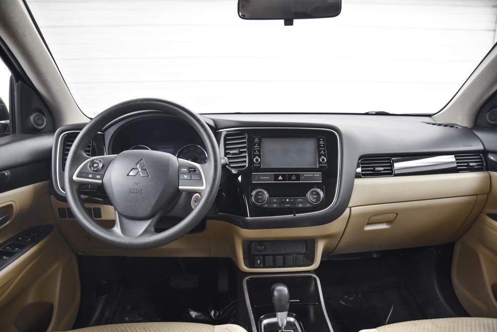 2019 Mitsubishi Outlander ES Akron