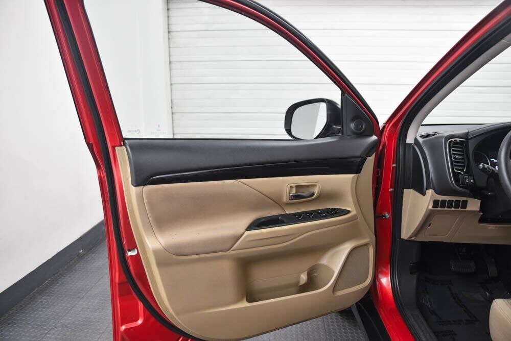 2019 Mitsubishi Outlander ES Akron