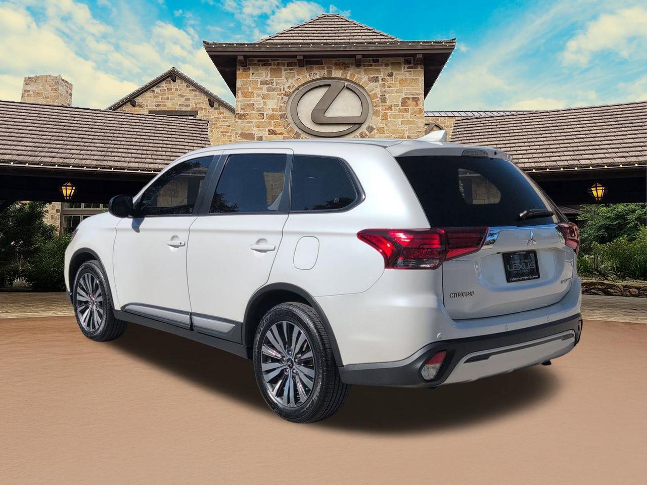 2019 Mitsubishi Outlander ES