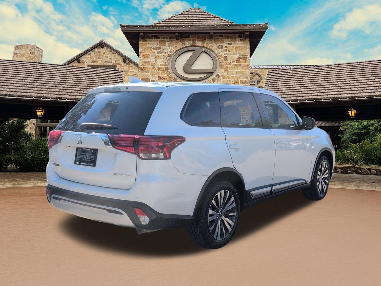 2019 Mitsubishi Outlander ES
