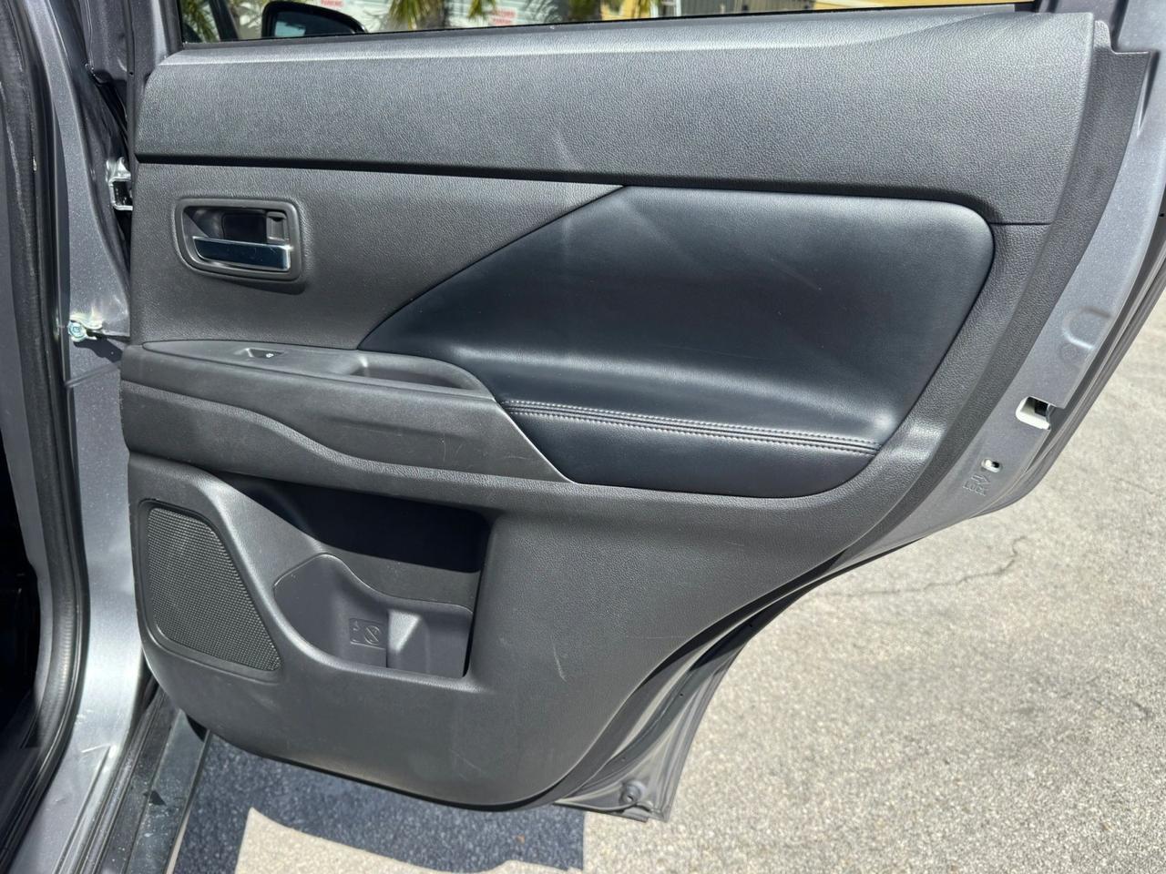 2019 Mitsubishi Outlander SE Miami FL