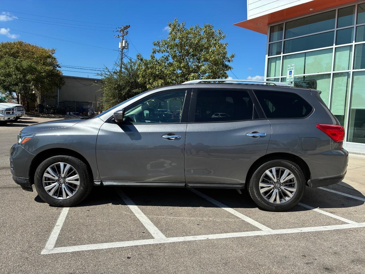 2019 NISSAN PATHFINDER 4D UTIL SL Austin TX