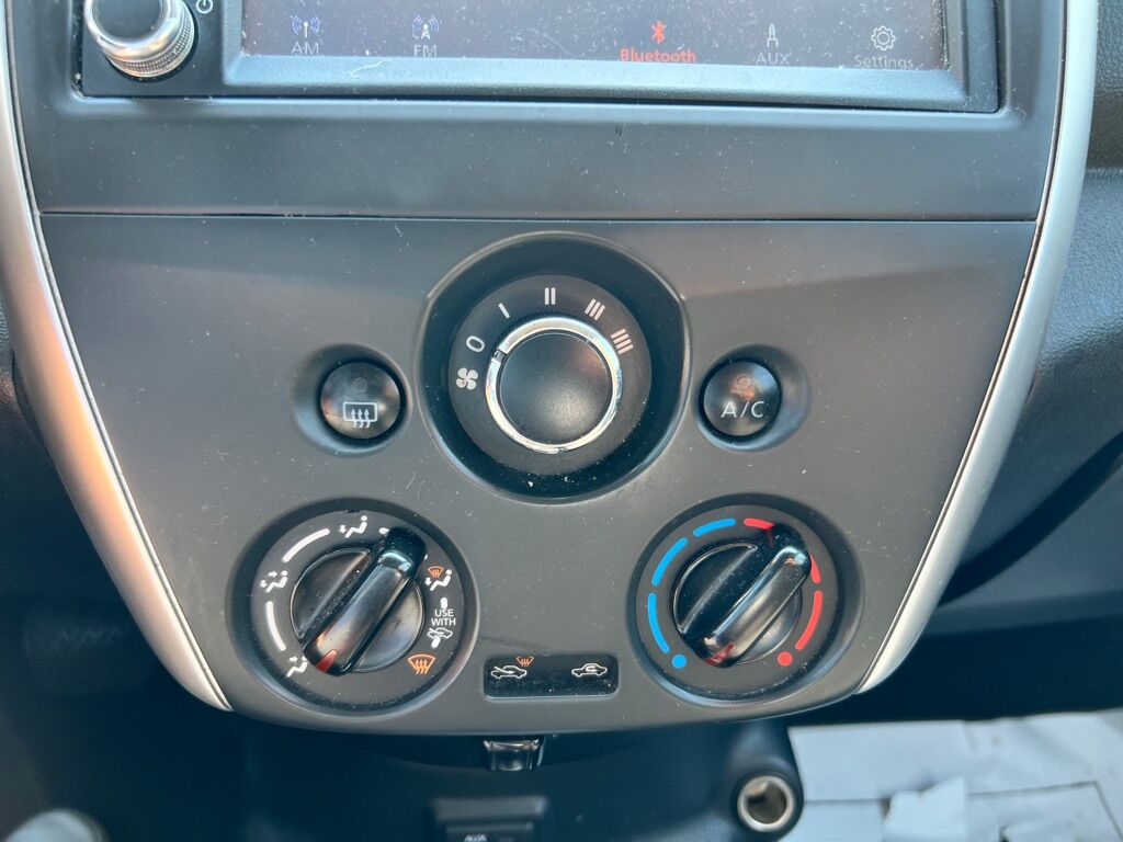 2019 NISSAN VERSA S Des Moines WA