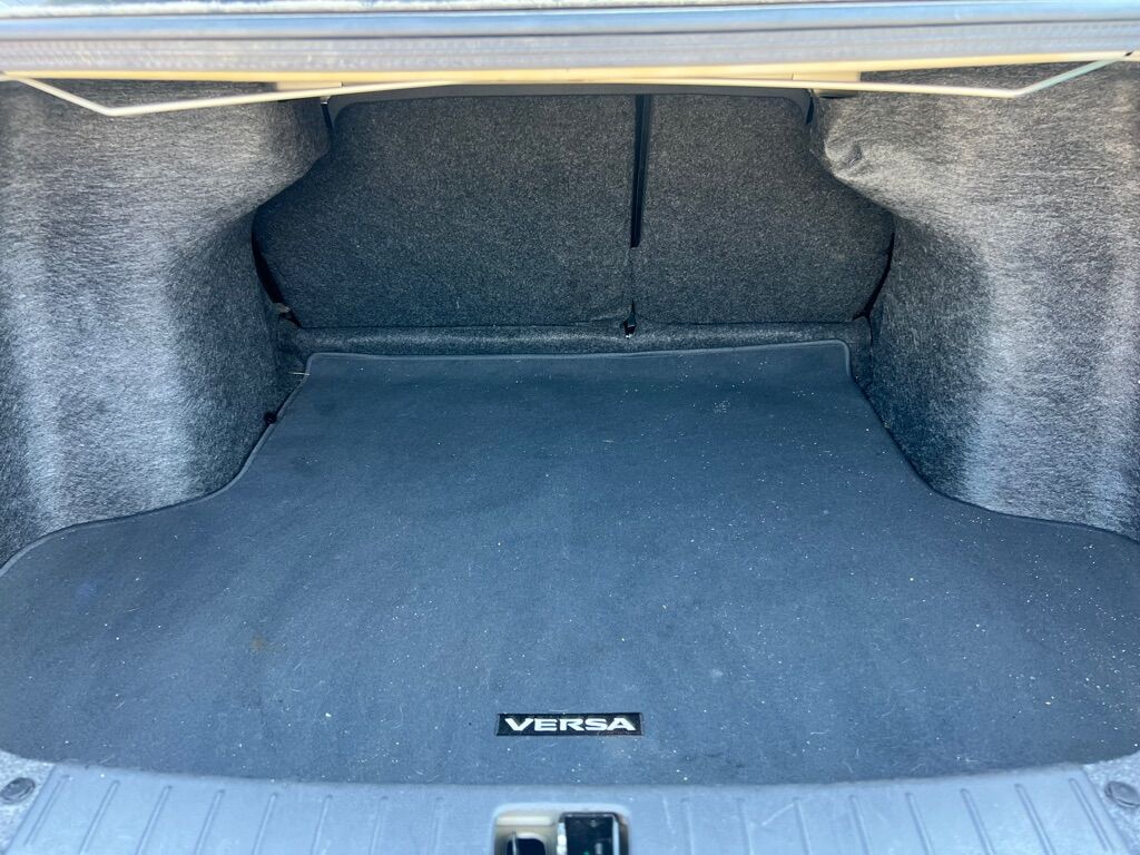 2019 NISSAN VERSA S Des Moines WA