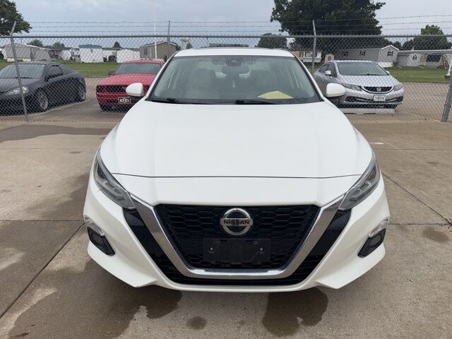 2019 Nissan Altima 2.5 Platinum West Burlington IA