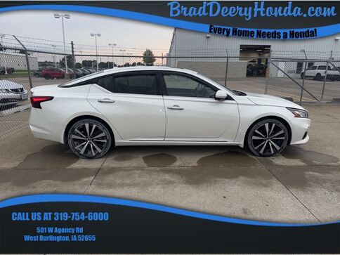 2019_Nissan_Altima_2.5 Platinum_ West Burlington IA