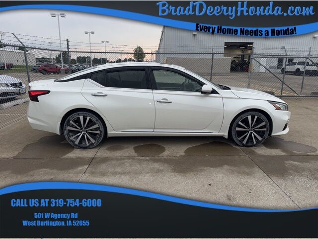2019 Nissan Altima 2.5 Platinum West Burlington IA