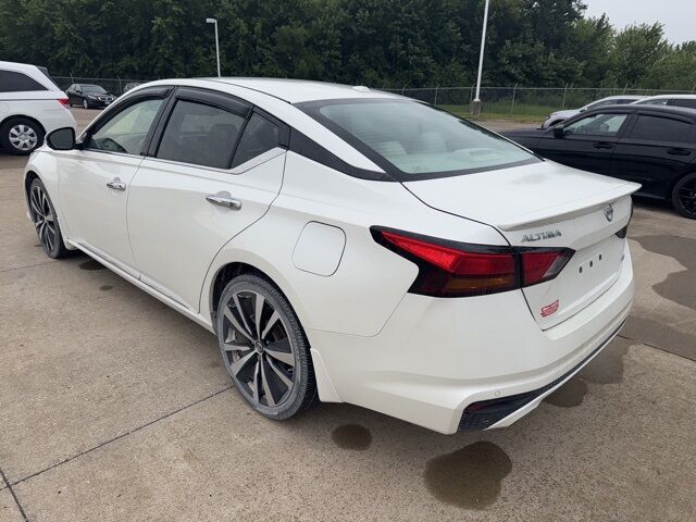2019 Nissan Altima 2.5 Platinum West Burlington IA