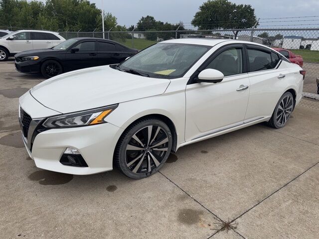 2019 Nissan Altima 2.5 Platinum West Burlington IA