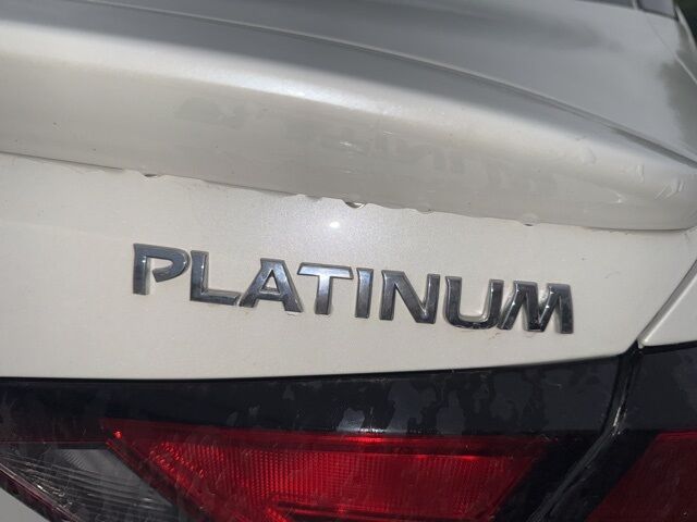 2019 Nissan Altima 2.5 Platinum West Burlington IA