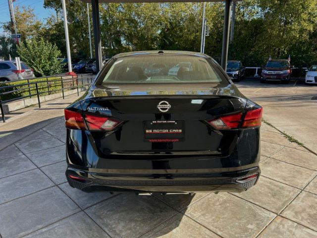 2019 Nissan Altima 2.5 S 100,922 mi.