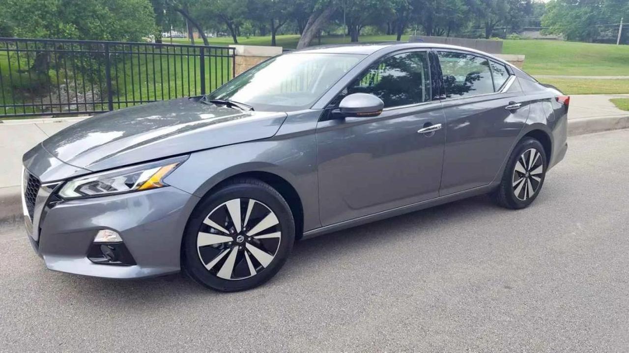 2019 Nissan Altima 2.5 SR Sedan 4D