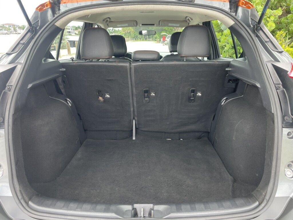 2019 Nissan Kicks S~BLIND SPOT WARNING~CRUISE CONTROL~PREMIUM PACKAGE~PREMIUM SOUND SYSTEM~SR PREMIUM PACKAGE~SILVER ROOF RAILS~SURROUND VIEW CAMERA Sarasota FL