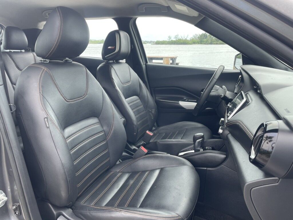 2019 Nissan Kicks S~BLIND SPOT WARNING~CRUISE CONTROL~PREMIUM PACKAGE~PREMIUM SOUND SYSTEM~SR PREMIUM PACKAGE~SILVER ROOF RAILS~SURROUND VIEW CAMERA Sarasota FL