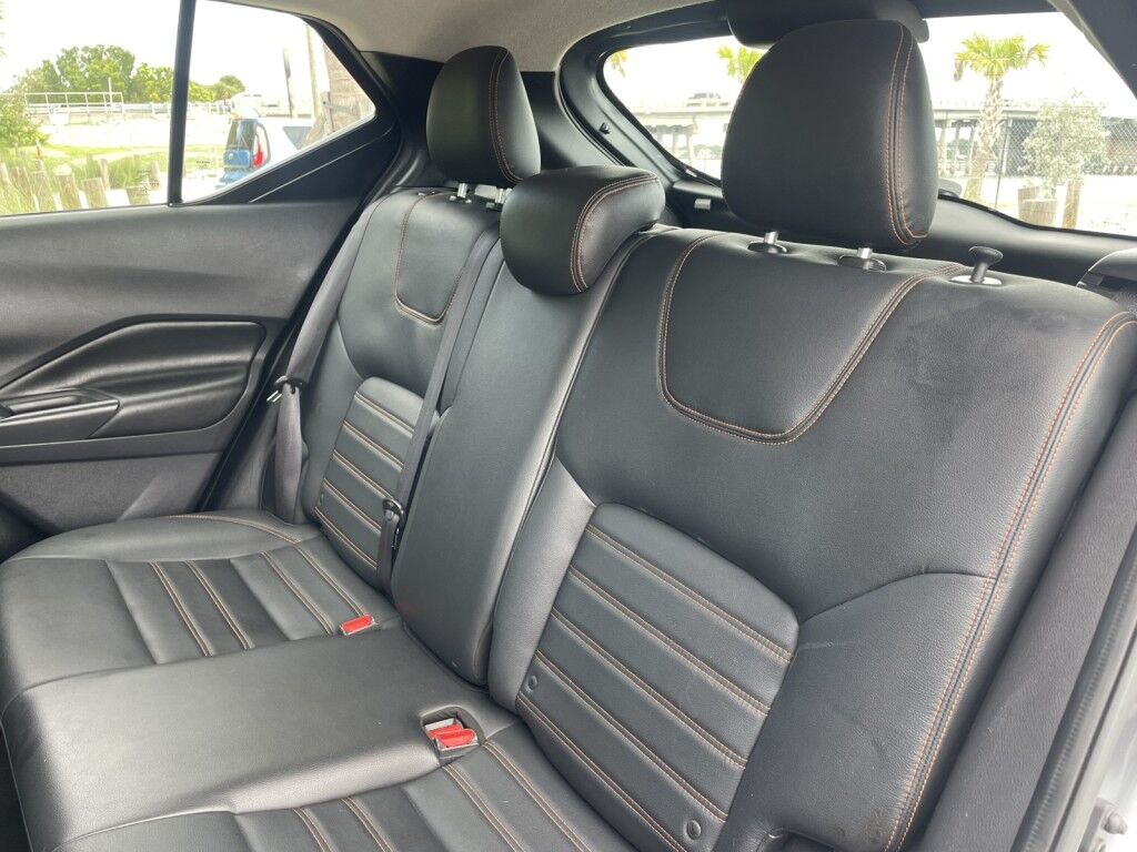 2019 Nissan Kicks S~BLIND SPOT WARNING~CRUISE CONTROL~PREMIUM PACKAGE~PREMIUM SOUND SYSTEM~SR PREMIUM PACKAGE~SILVER ROOF RAILS~SURROUND VIEW CAMERA Sarasota FL