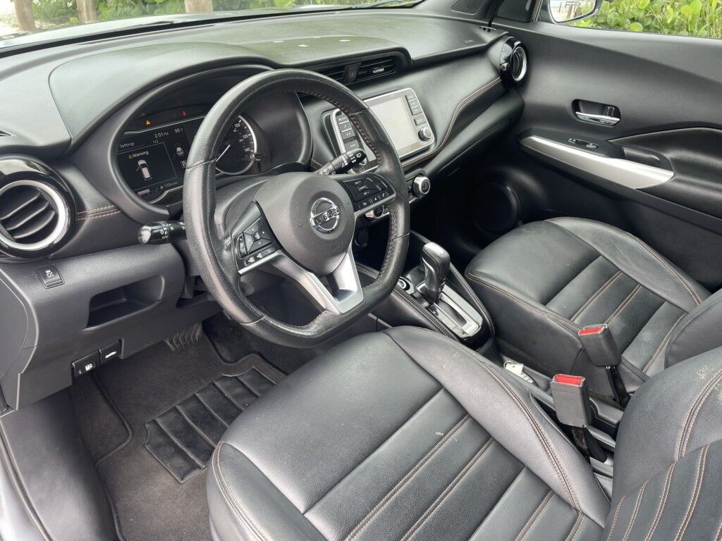 2019 Nissan Kicks S~BLIND SPOT WARNING~CRUISE CONTROL~PREMIUM PACKAGE~PREMIUM SOUND SYSTEM~SR PREMIUM PACKAGE~SILVER ROOF RAILS~SURROUND VIEW CAMERA Sarasota FL