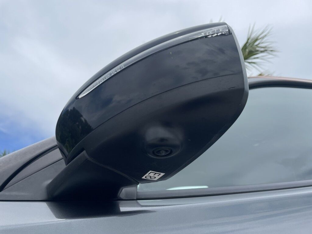 2019 Nissan Kicks S~BLIND SPOT WARNING~CRUISE CONTROL~PREMIUM PACKAGE~PREMIUM SOUND SYSTEM~SR PREMIUM PACKAGE~SILVER ROOF RAILS~SURROUND VIEW CAMERA Sarasota FL