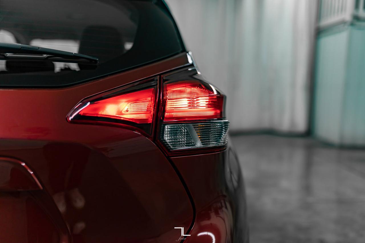 2019 Nissan Kicks SR Leather BCam HSeats Red Deer AB