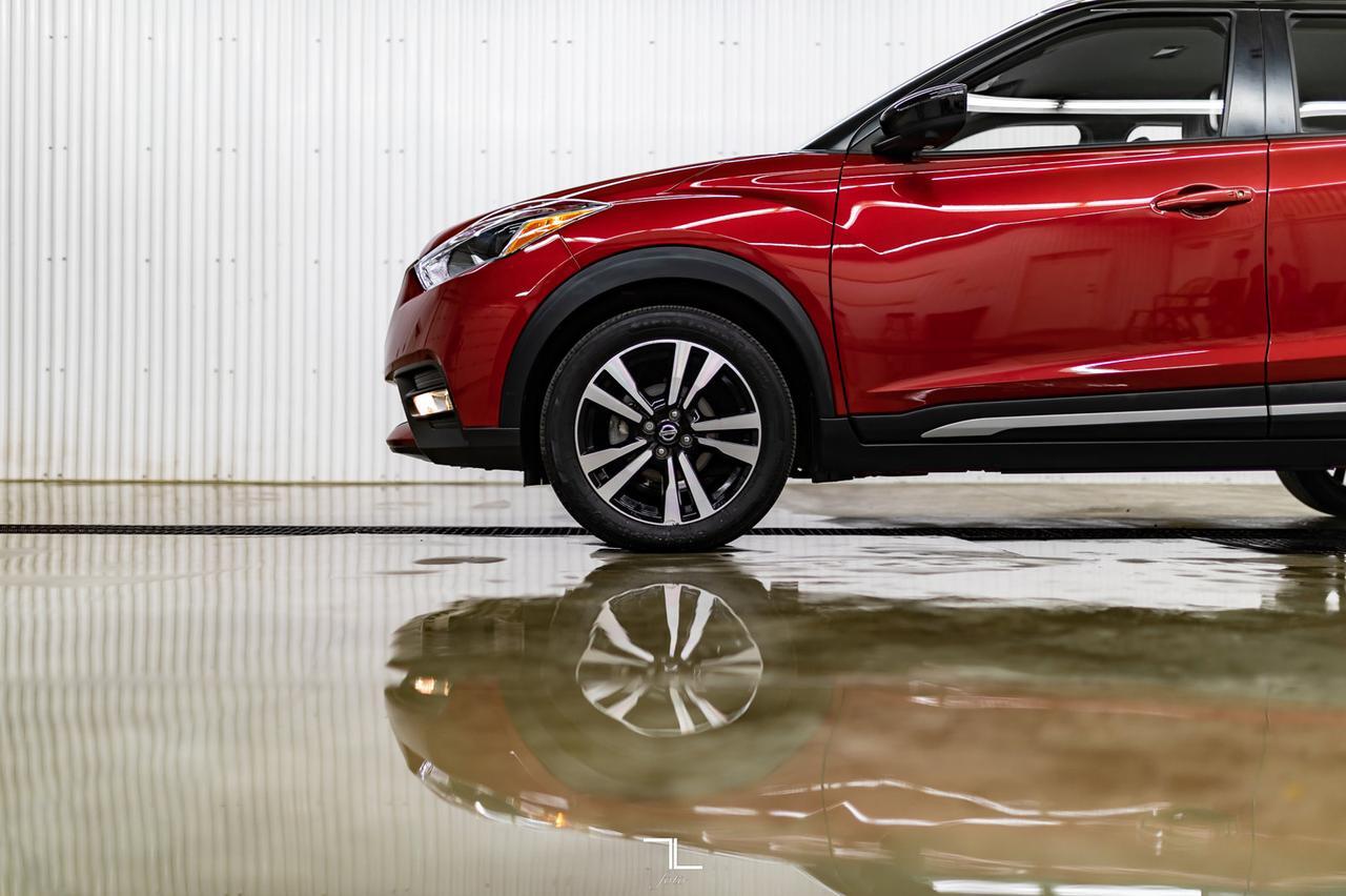 2019 Nissan Kicks SR Leather BCam HSeats Red Deer AB