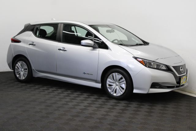 2019 Nissan Leaf S's photo