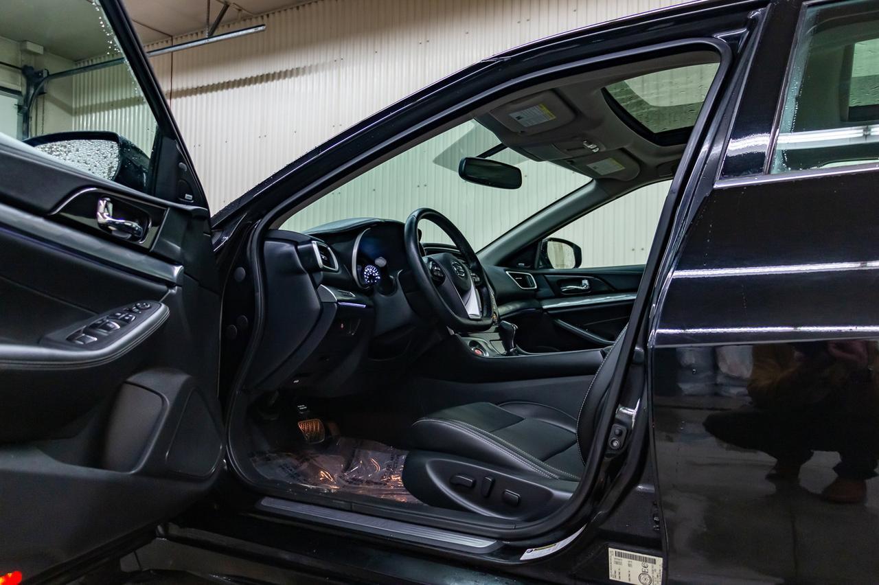 2019 Nissan Maxima SL Leather Roof Nav BCam Red Deer AB