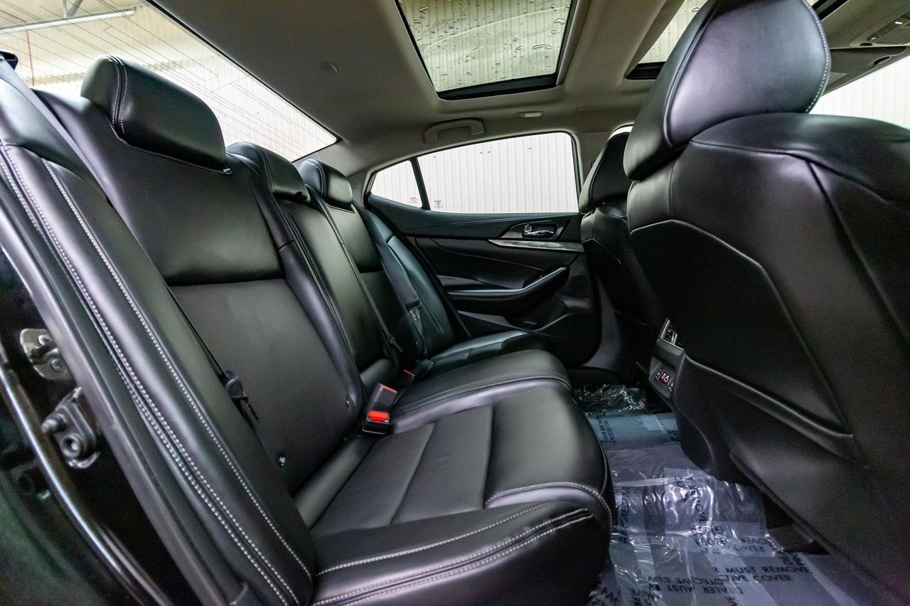 2019 Nissan Maxima SL Leather Roof Nav BCam Red Deer AB