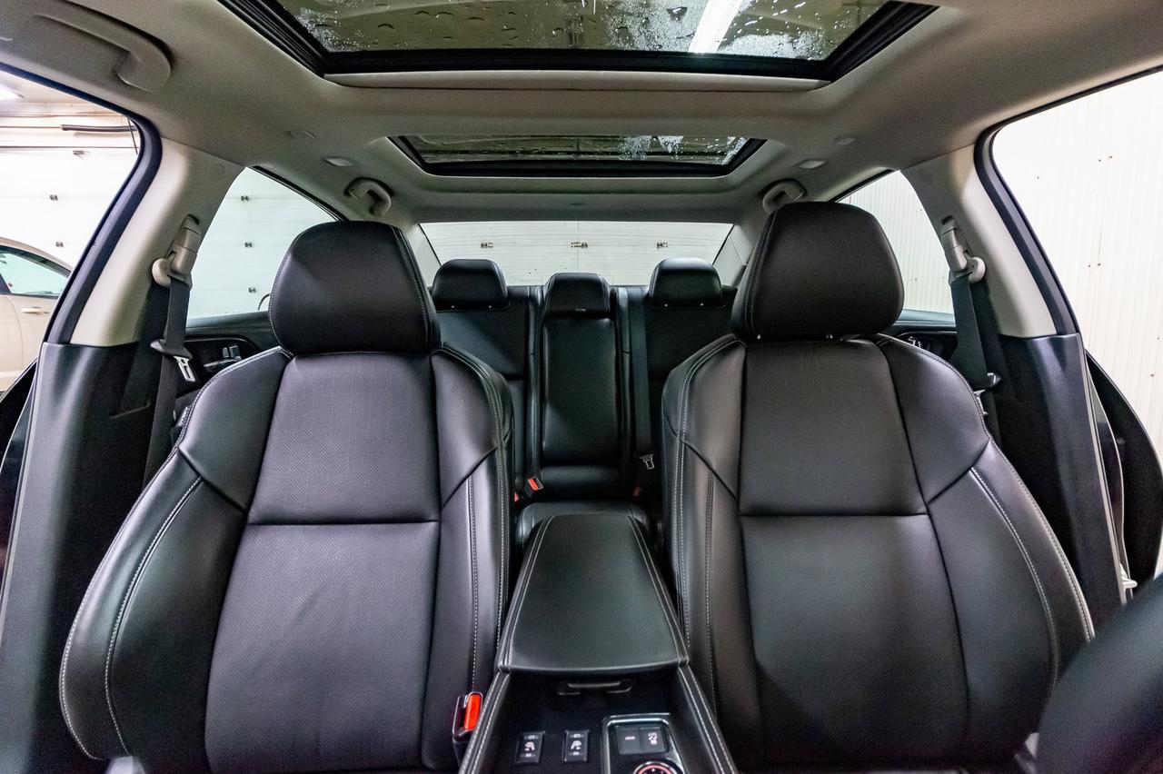 2019 Nissan Maxima SL Leather Roof Nav BCam Red Deer AB