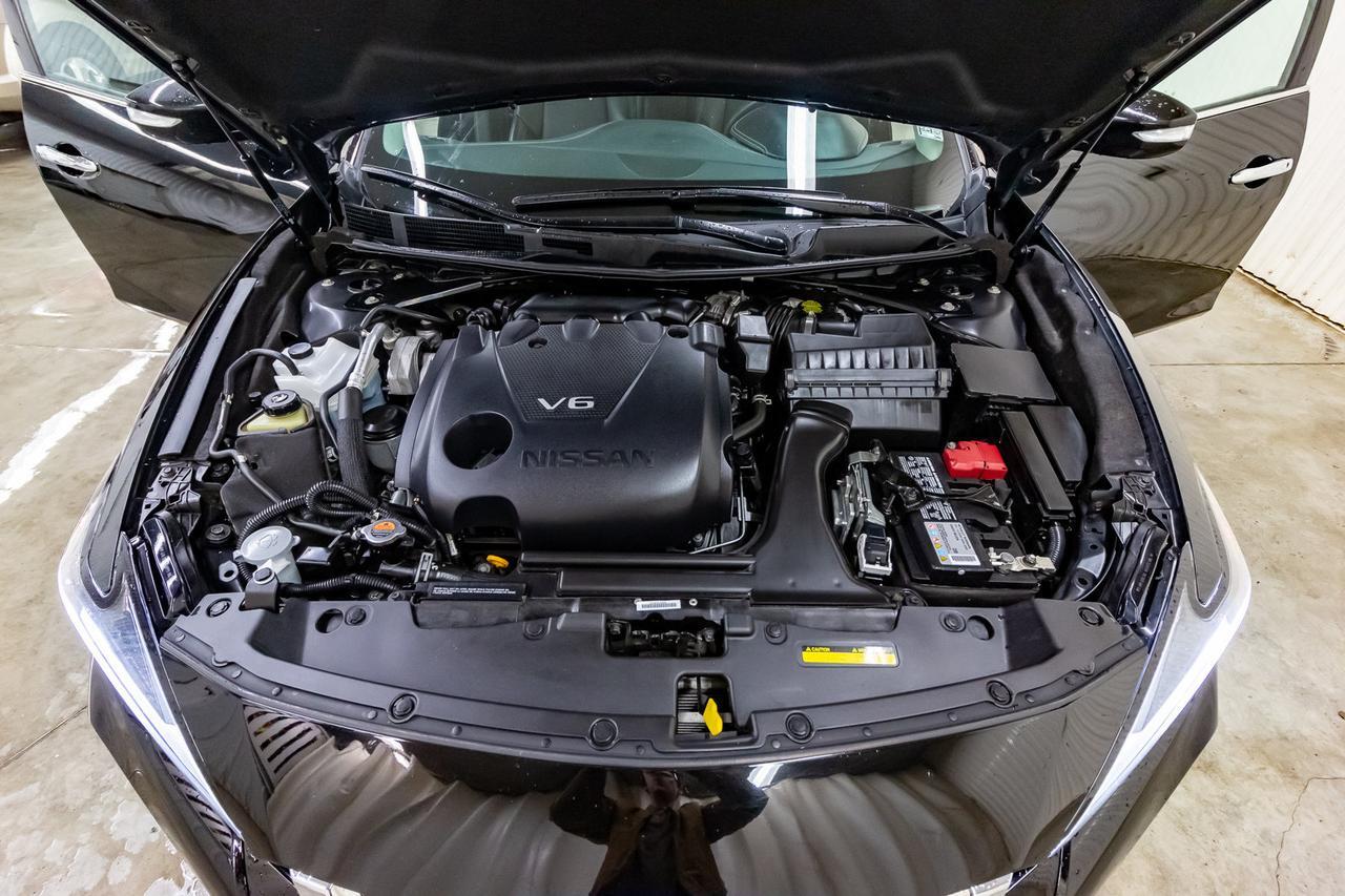 2019 Nissan Maxima SL Leather Roof Nav BCam Red Deer AB