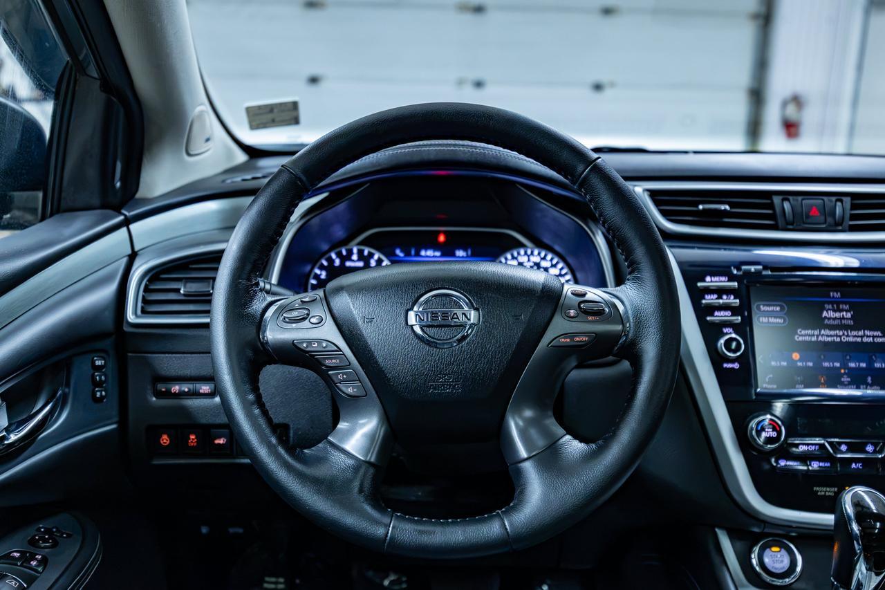 2019 Nissan Murano AWD SL Leather Roof Nav Red Deer AB