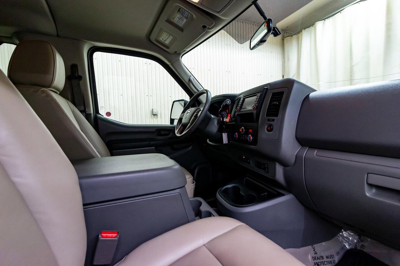 2019 Nissan NV 3500 HD SL 12 Passenger Leather Nav BCam Red Deer AB