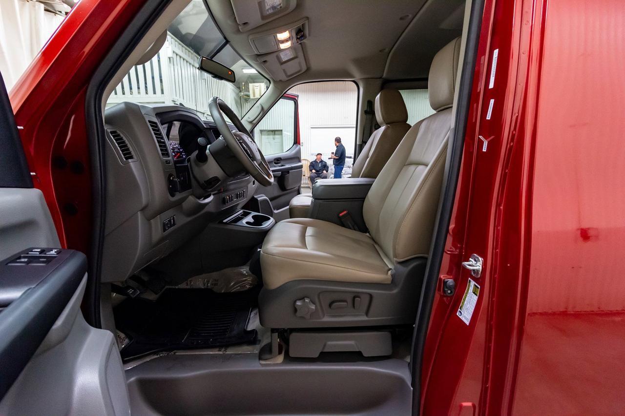 2019 Nissan NV 3500 HD SL 12 Passenger Leather Nav BCam Red Deer AB