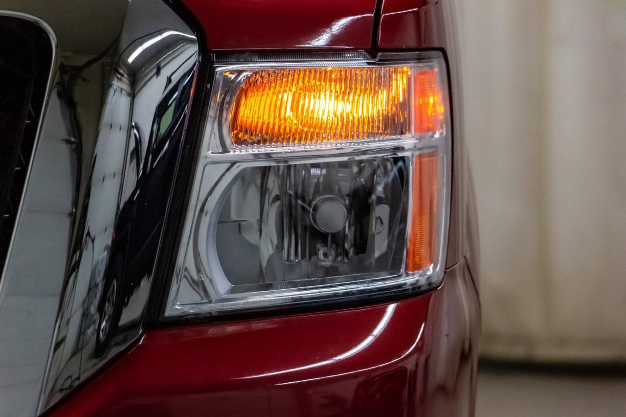 2019 Nissan NV 3500 HD SL 12 Passenger Leather Nav BCam Red Deer AB