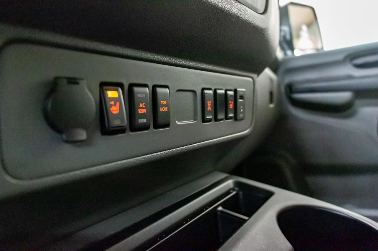 2019 Nissan NV 3500 HD SL 12 Passenger Leather Nav BCam Red Deer AB