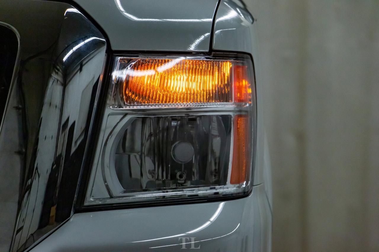 2019 Nissan NV 3500 HD SL 12 Passenger Leather Nav BCam Red Deer AB