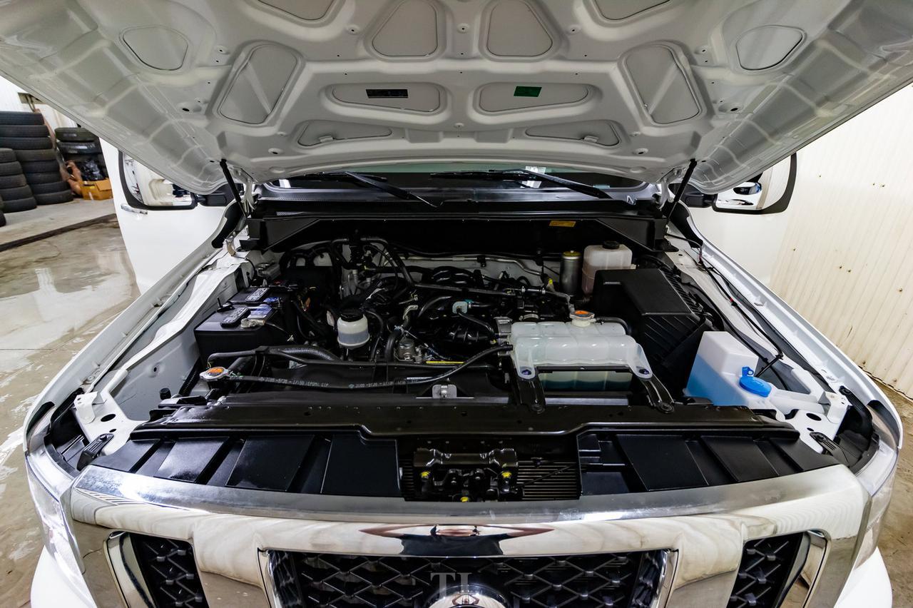 2019 Nissan NV 3500 HD SL 12 Passenger Leather Nav BCam Red Deer AB