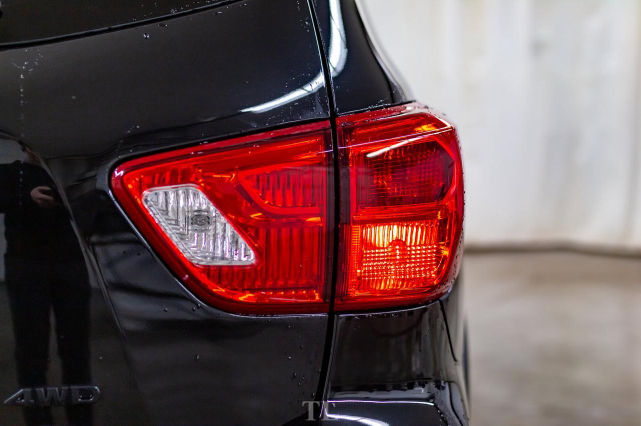 2019 Nissan Pathfinder AWD SL Premium Rock Creek Edition Leather Roof Nav BCam Red Deer AB