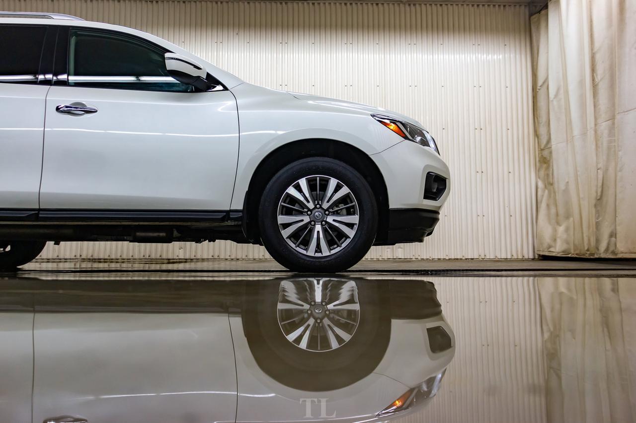 2019 Nissan Pathfinder AWD SV Nav BCam 3rd Row Seatin Red Deer AB
