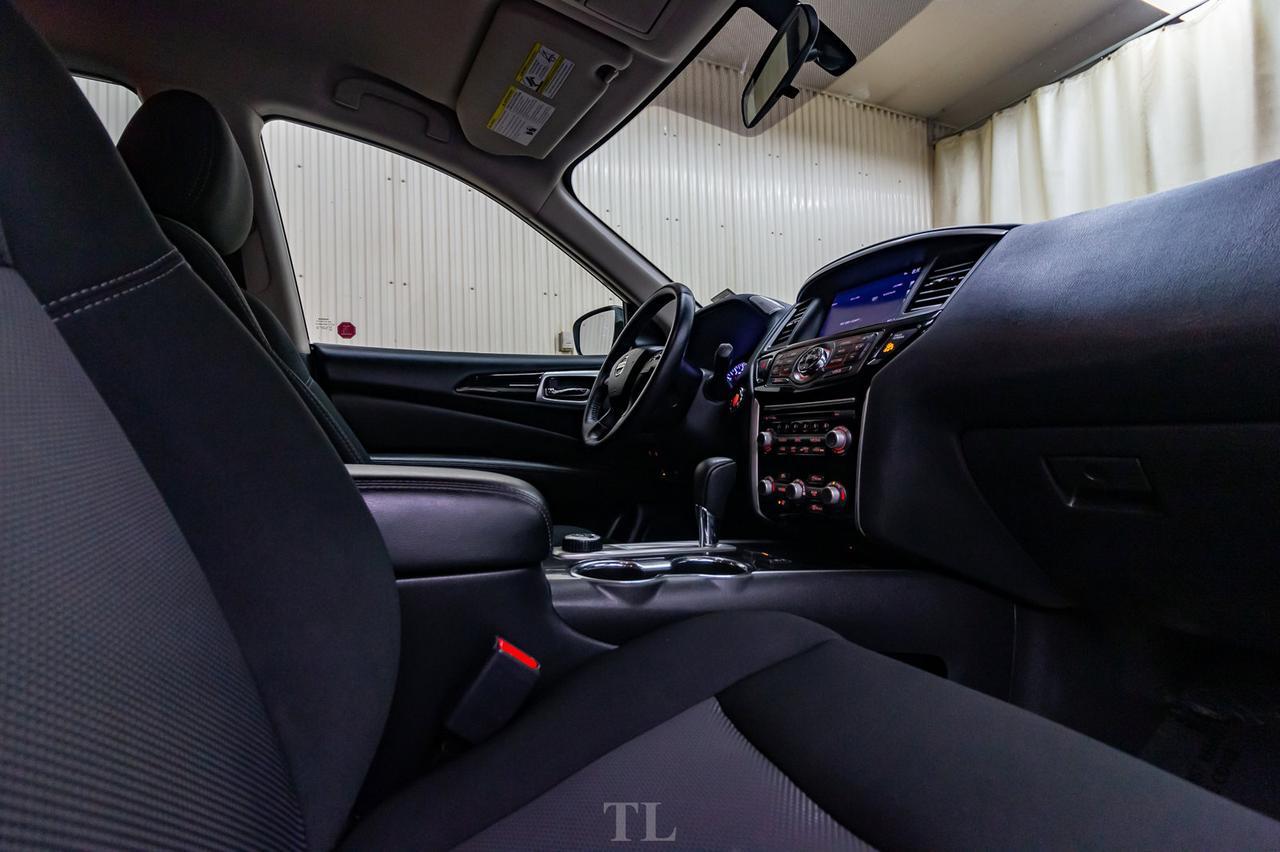 2019 Nissan Pathfinder AWD SV Nav BCam 3rd Row Seatin Red Deer AB
